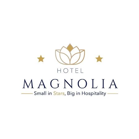 אלבניה Hotel Magnolia מראה חיצוני תמונה