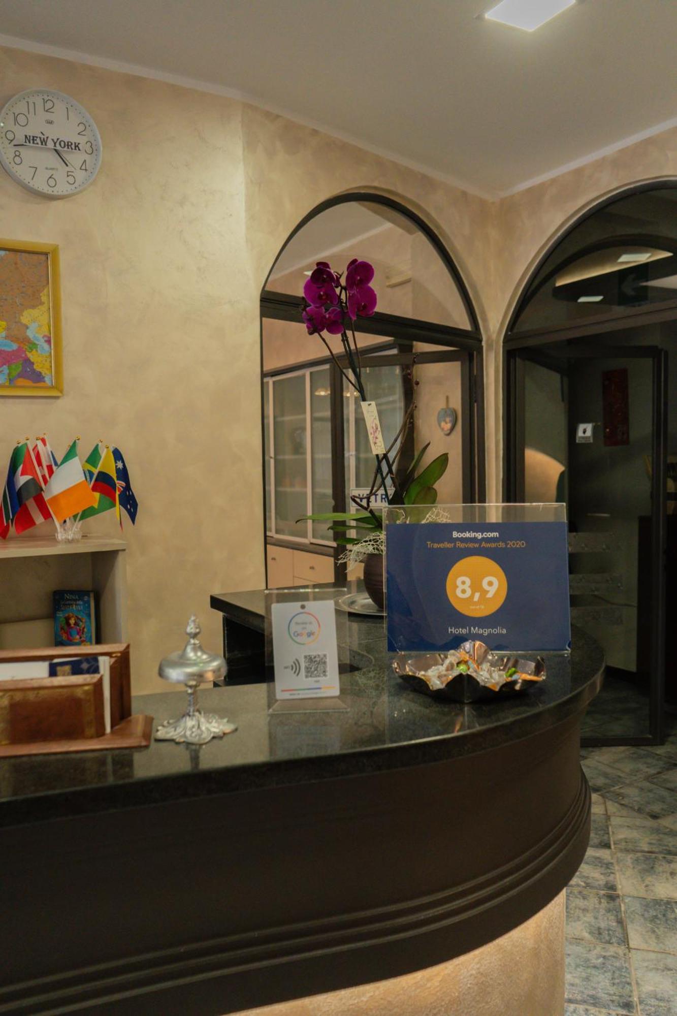 אלבניה Hotel Magnolia מראה חיצוני תמונה