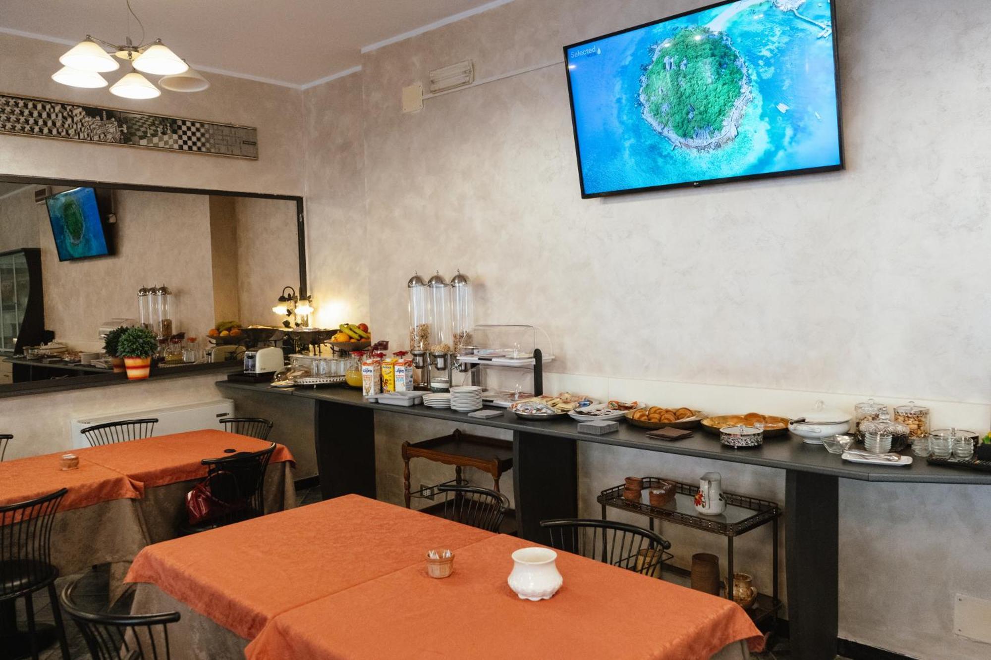 אלבניה Hotel Magnolia מראה חיצוני תמונה