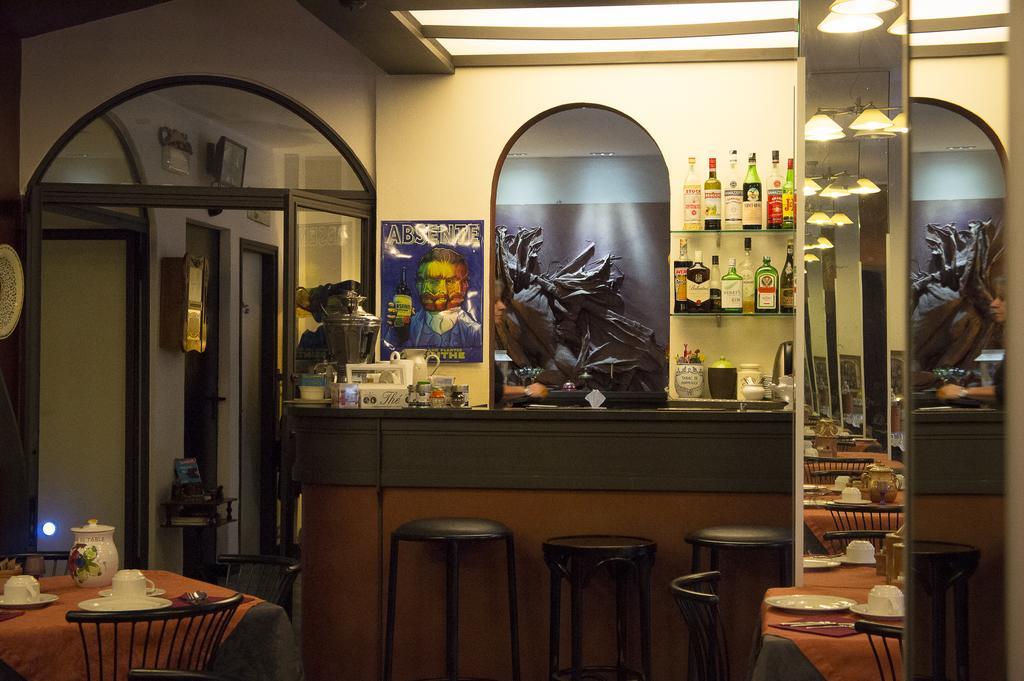 אלבניה Hotel Magnolia מראה חיצוני תמונה